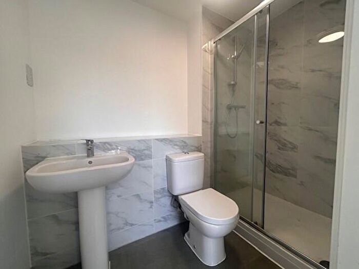 2 Bedroom Apartment To Rent In Ivy Apartments, Luton, Beds, LU1