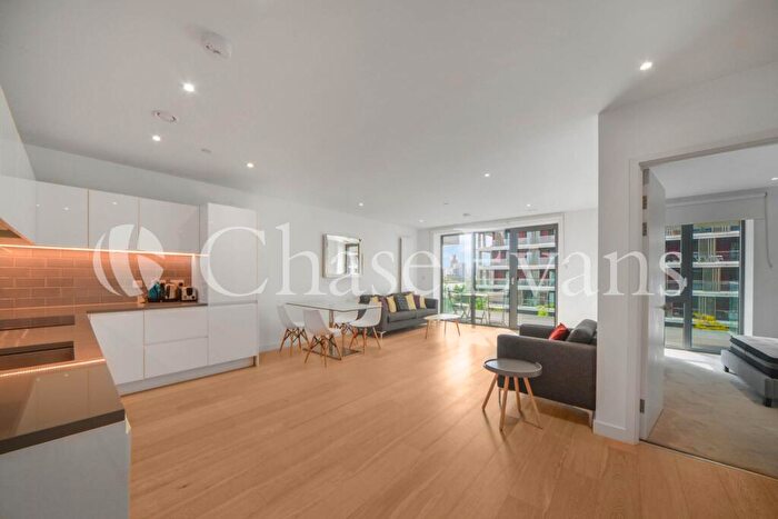 2 Bedroom Flat To Rent In Bonnet Street, Royal Wharf, London, E16