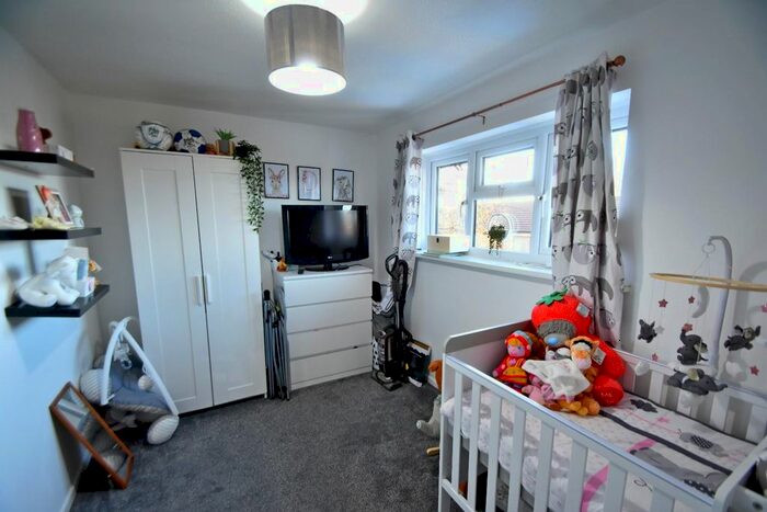 2 Bedroom Semi-Detached House For Sale In Cornfield Close, Bury, BL9