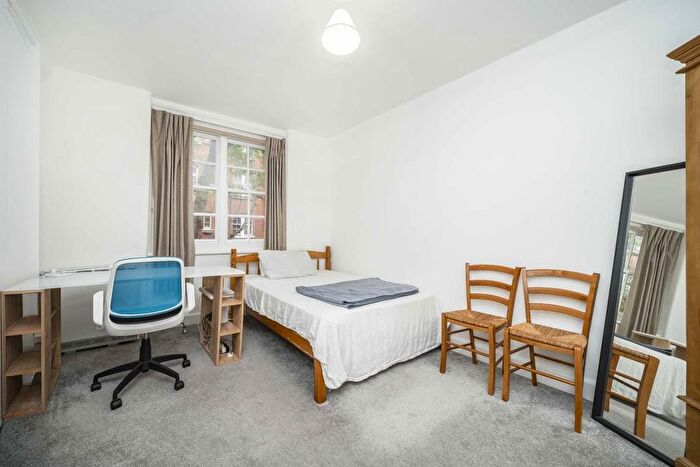 1 Bedroom Flat For Sale In Hastings Street, Bloomsbury, WC1H