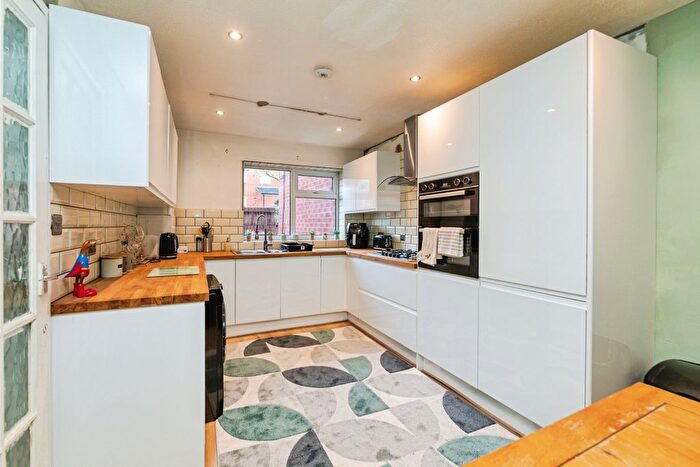 3 Bedroom Terraced House For Sale In Avon Mount, Rotherham, S61