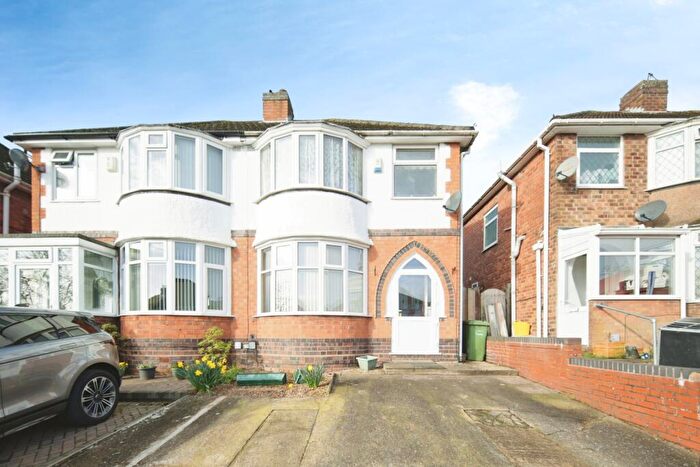 3 Bedroom Semi Detached House For Sale In Ennersdale Road, Coleshill, Birmingham, Warwickshire, B46