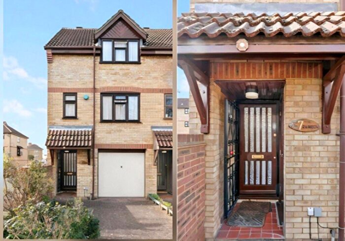 2 Bedroom Semi Detached House For Sale In Adelina Mews, Kings Avenue, Clapham Park, London, SW12