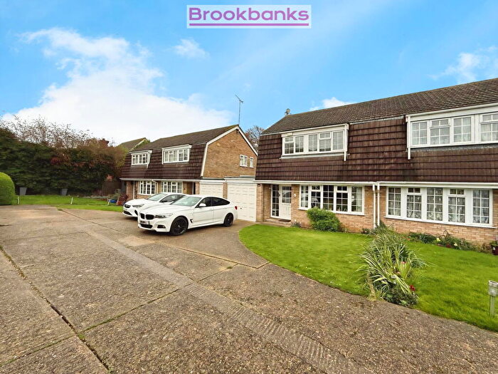 3 Bedroom Semi Detached House For Sale In Archer Way, Swanley, Kent, BR8