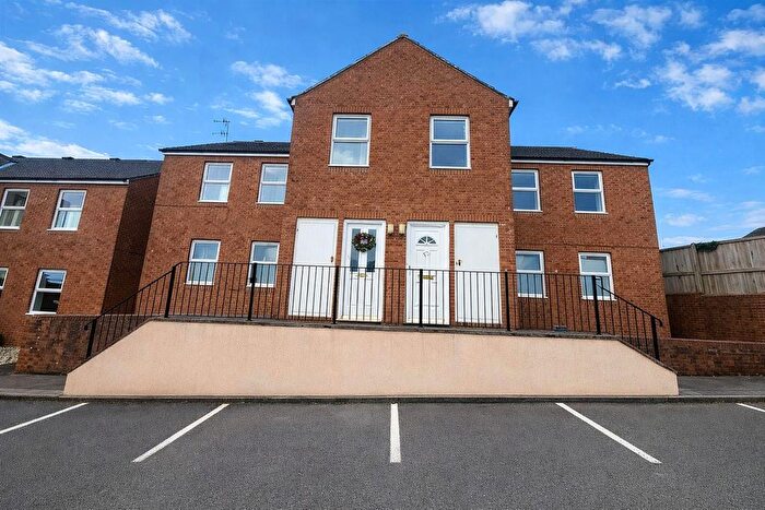 2 Bedroom Flat To Rent In Locomotive Court, Prudhoe, NE42