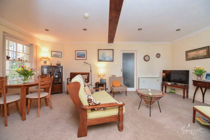 1 Bedroom Apartment For Sale In Spencer Road, Ryde, PO33