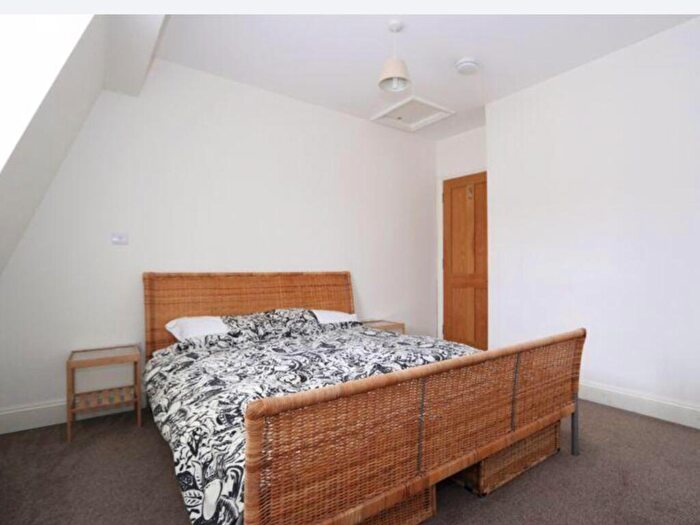 2 Bedroom Flat To Rent In Long Acre, Bath, BA1
