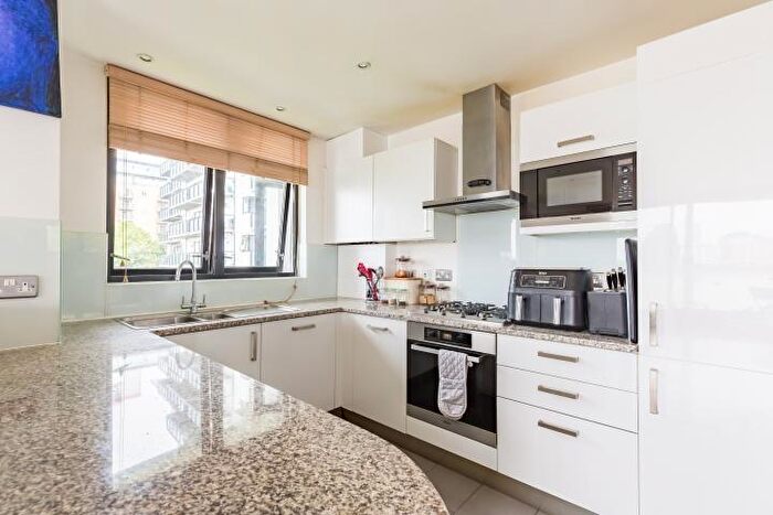 2 Bedroom Flat For Sale In Ocean Wharf, Westferry Road, London, E14