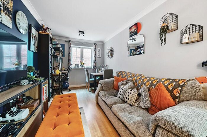 1 Bedroom Flat To Rent In Dorchester Court, London Road, Camberley, GU15