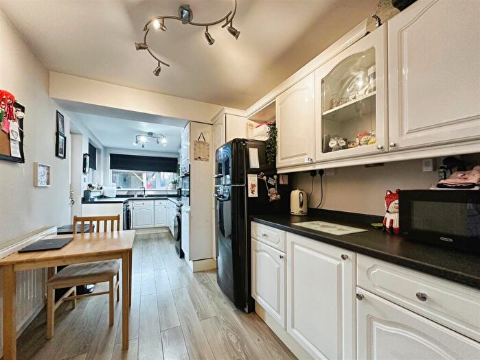 3 Bedroom Terraced House For Sale In Wymersley Road, Hull, HU5