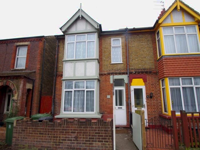 4 Bedroom Semi-Detached House To Rent In Wiggenhall Road, Watford, WD18