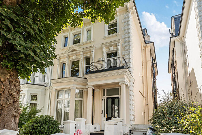 3 Bedroom Flat For Sale In Belsize Park Gardens, Belsize Park, London, NW3