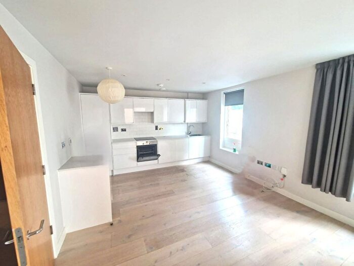 1 Bedroom Flat To Rent In St Cuthberts House, Havannah Street, Canary Wharf, London, E14