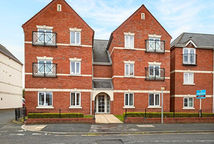 2 Bedroom Flat For Sale In Eden Court, Whitecross, Hereford, HR4