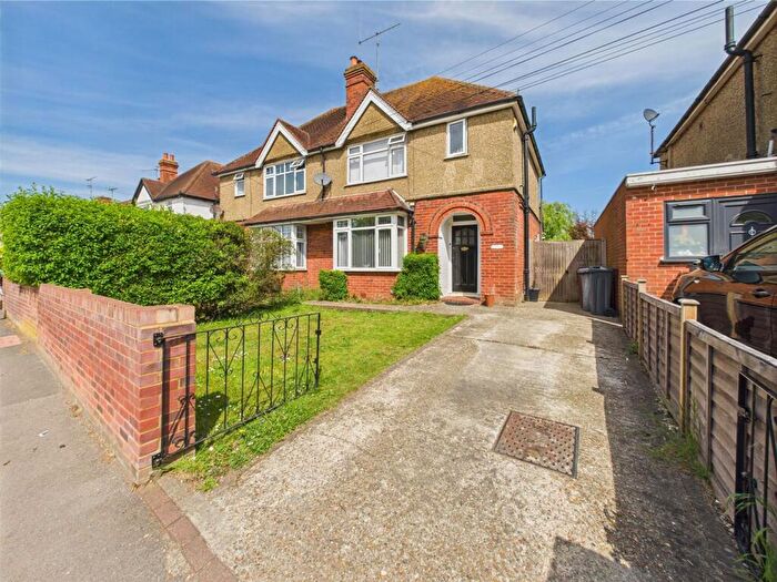 3 Bedroom Semi-Detached House For Sale In Norcot Road, Tilehurst, Reading, RG30