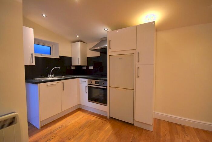 1 Bedroom Flat To Rent In B Franciscan Road, Tooting, London, SW17