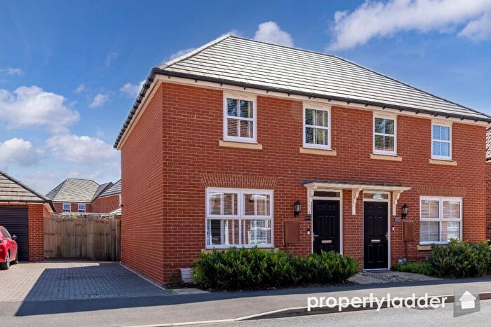 3 Bedroom Semi-Detached House For Sale In Flag Cutters Way, Horsford, NR10