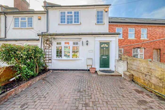 2 Bedroom End Of Terrace House For Sale In Gosbrook Road, Caversham, RG4