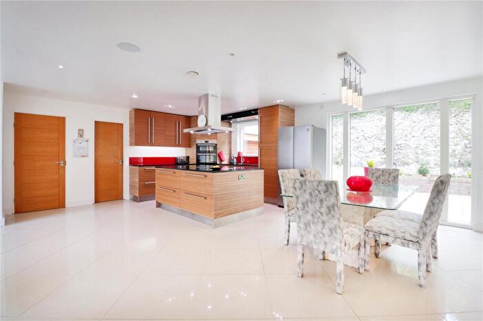 3 Bedroom Detached House For Sale In Rhododendron Avenue, Meopham, Gravesend, Kent, DA13
