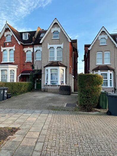 Studio To Rent In Baldry Gardens, London, SW16