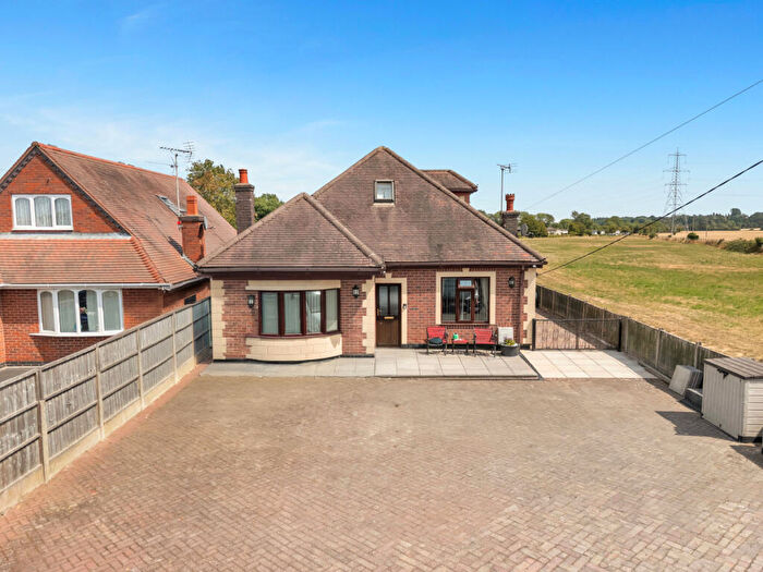 4 Bedroom Detached House For Sale In Nuneaton Road, Bulkington, CV12