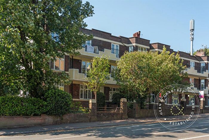 2 Bedroom Flat For Sale In Melrose Court, Pontcanna, Cardiff, CF11