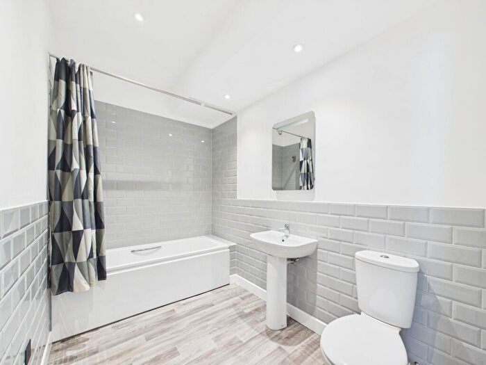 2 Bedroom Flat To Rent In A Liverpool Buildings, Worthing, BN11