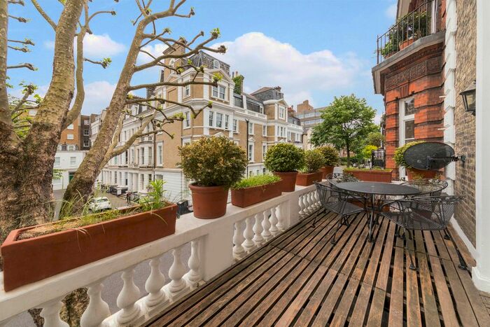 2 Bedroom Flat To Rent In Linden Gardens, London, Notting Hill Gate, W2