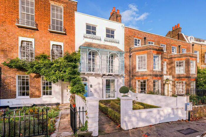 3 Bedroom Terraced House To Rent In Kew Green, Richmond, TW9