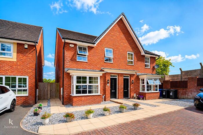 4 Bedroom Semi-Detached House For Sale In Rayleigh Close, Radcliffe, Manchester, M26