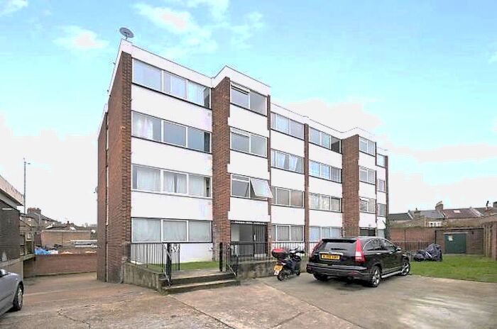 2 Bedroom Flat To Rent In Foxberry Road, Brockley, SE4