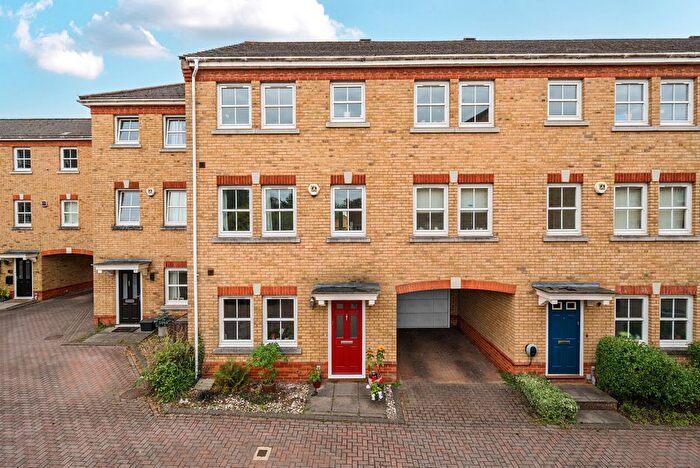 4 Bedroom Terraced House For Sale In Florence Way, Knaphill, Woking, GU21