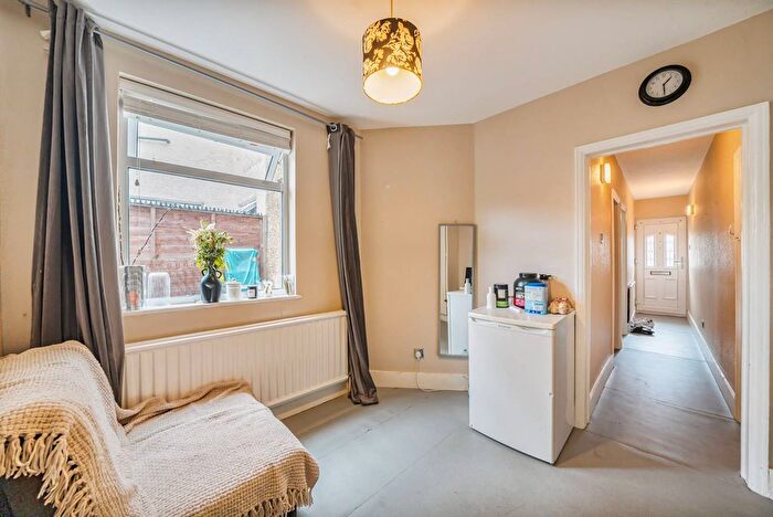 1 Bedroom Maisonette To Rent In Kimble Road, Colliers Wood, London, SW19