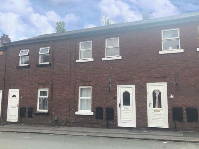 2 Bedroom Terraced House To Rent In Coronation Street; Macclesfield., SK11