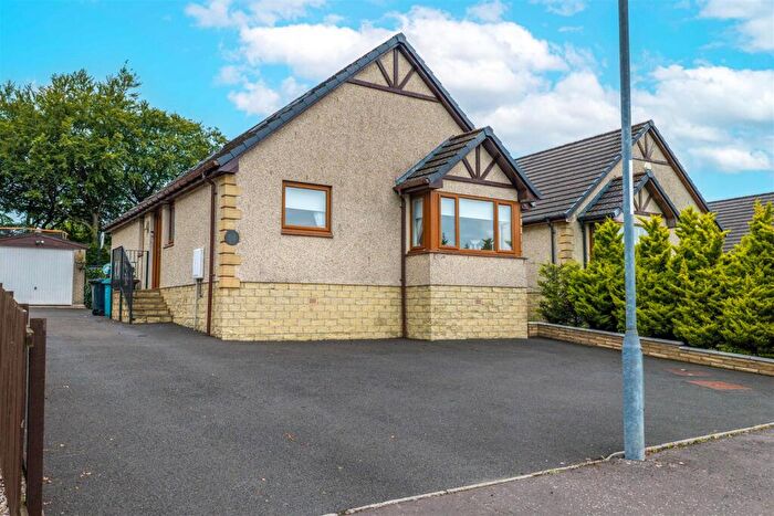 3 Bedroom Detached House For Sale In Springbank View, Plains, ML6