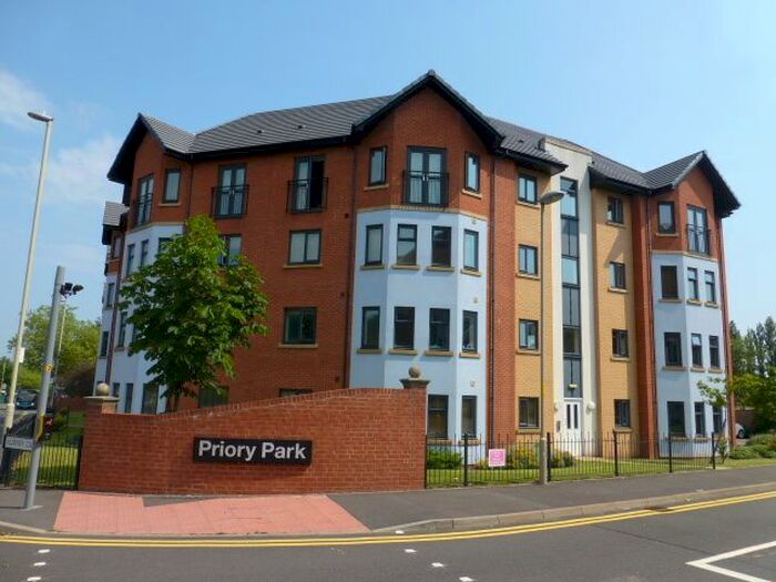 2 Bedroom Flat To Rent In Pages Croft, Dudley, DY1