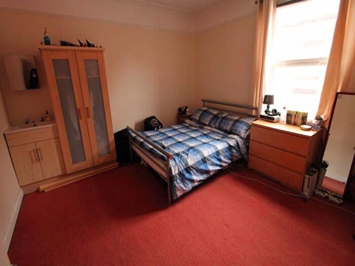 4 Bedroom House To Rent In Claremont Grove, Leeds, LS3