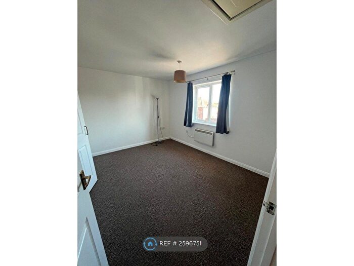 1 Bedroom Flat To Rent In Lonsdale Court, Thurmaston, Leicester, LE4