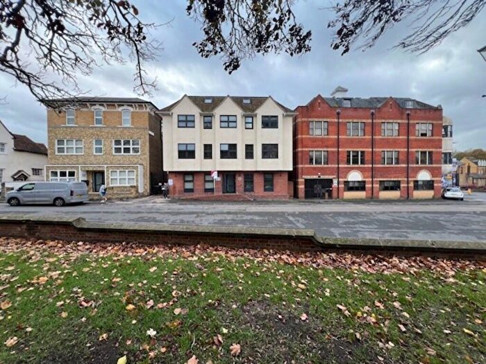 1 Bedroom Apartment To Rent In Church Street, Waltham Abbey, EN9