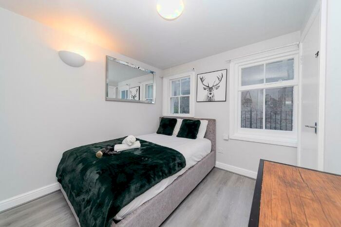 Studio To Rent In Middle Street, Brighton, BN1