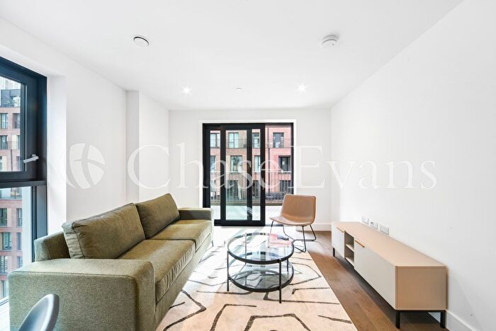 2 Bedroom Flat To Rent In Hewson Way, Elephant And Castle, London, SE17