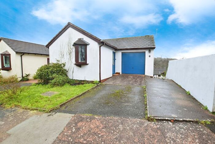 2 Bedroom Semi Detached House For Sale In Elliott Close, Exeter, EX4