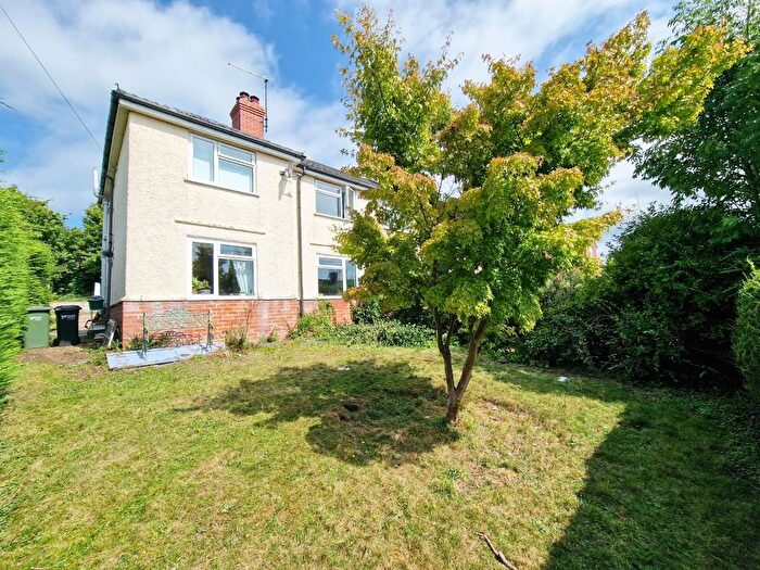 3 Bedroom Semi-Detached House For Sale In The Square, Stroud, GL5