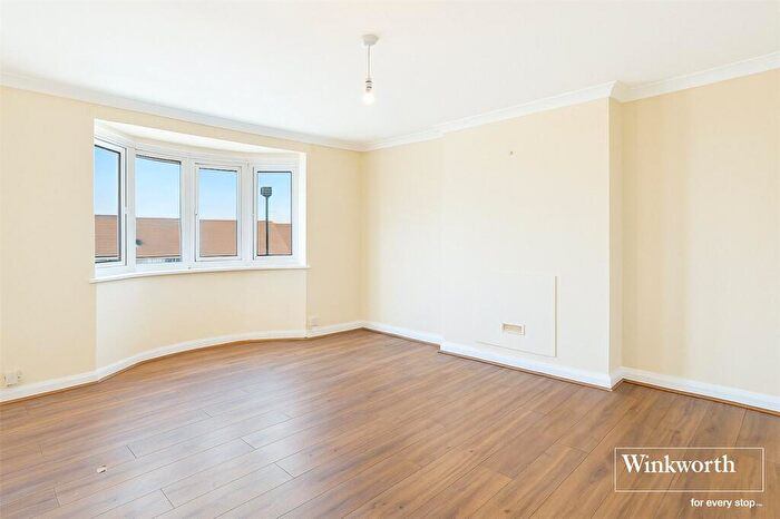 3 Bedroom Apartment To Rent In Harrow View, Harrow, HA2