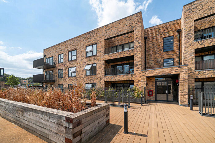 2 Bedroom Apartment For Sale In Adit Road, Erith, DA8