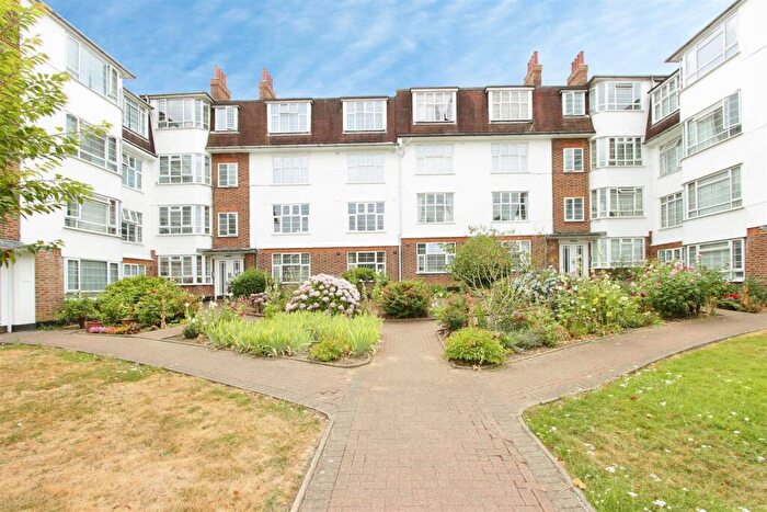 2 Bedroom Flat For Sale In Eversley Park Road, Winchmore Hill, N21