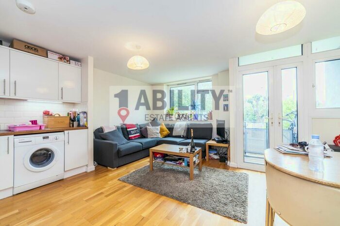 4 Bedroom Flat To Rent In Barlow House, SE16