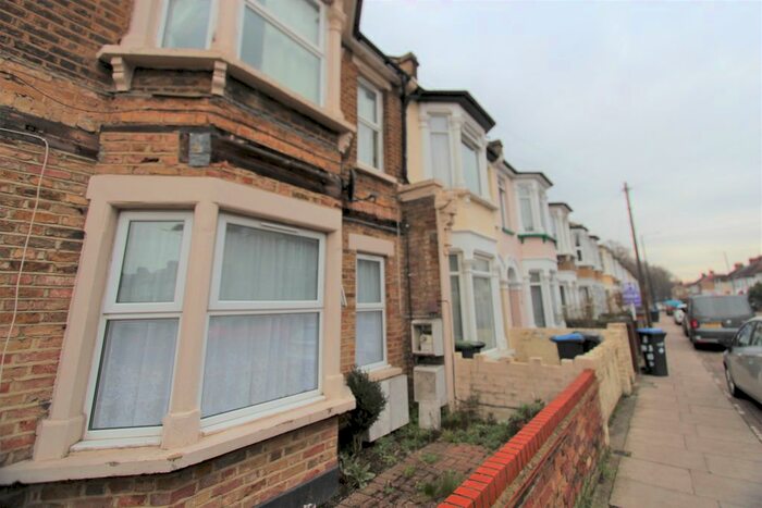 2 Bedroom Maisonette To Rent In Lincoln Road, Enfield EN1