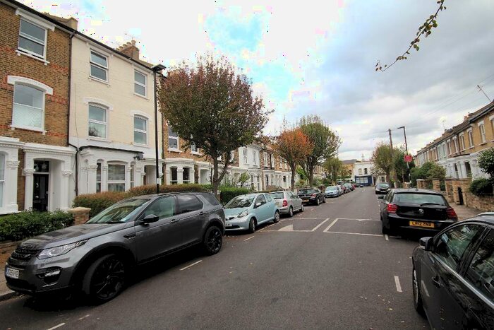 4 Bedroom Maisonette To Rent In Romily Road, Finsbury Park, London, N4