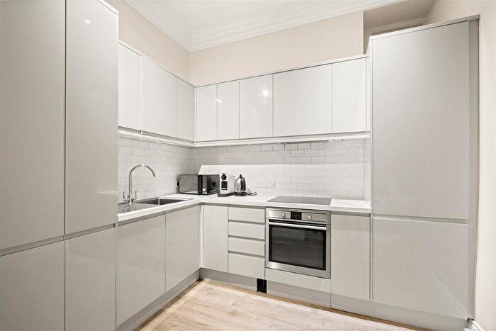 2 Bedroom Flat To Rent In Earls Court Square, Earls Court, London, SW5